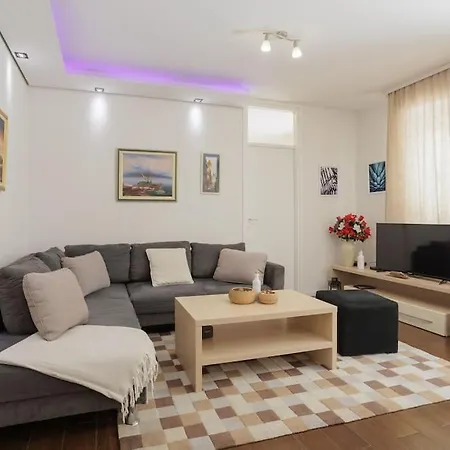 Апартаменты Aria Near The Famous Znjan, Сплит